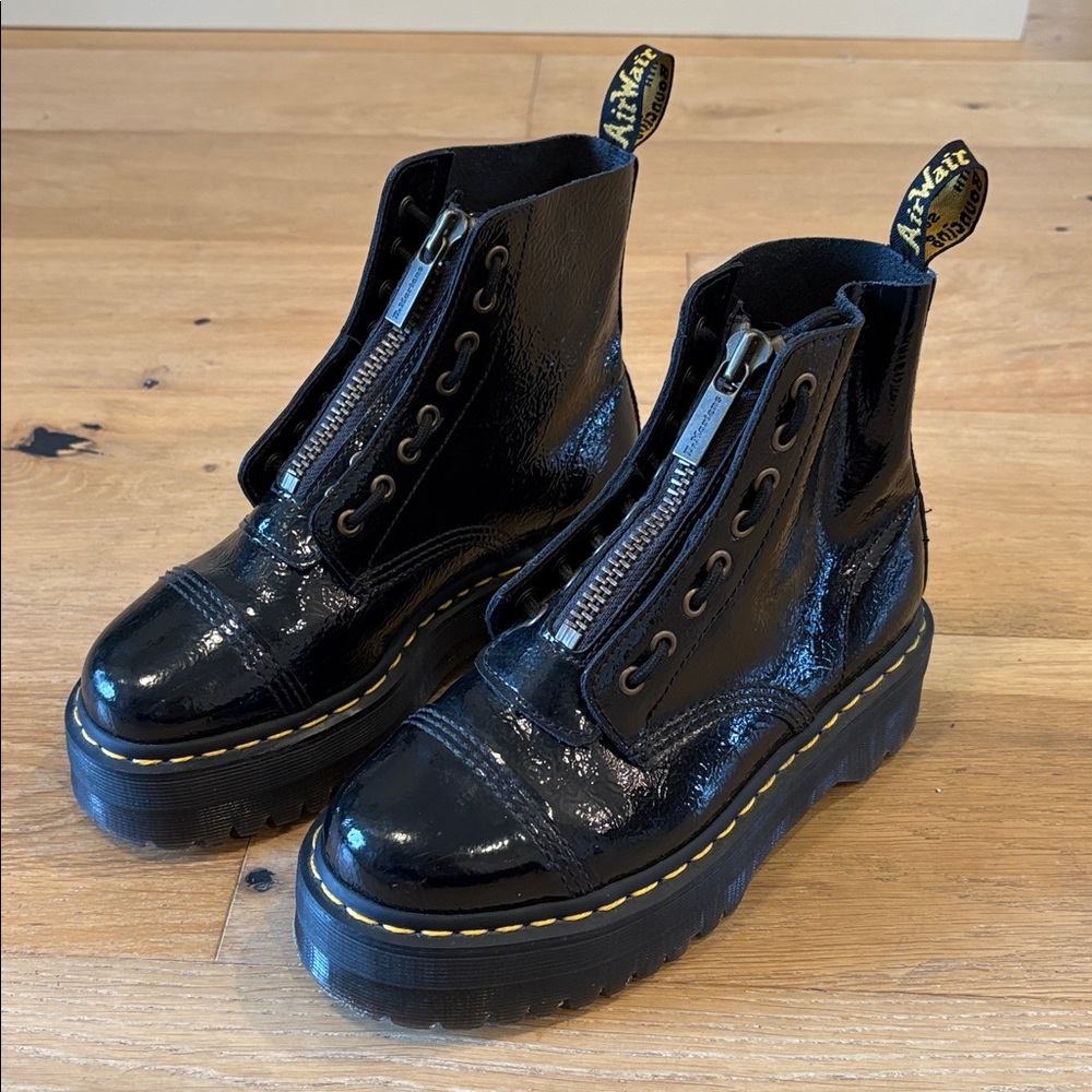 Dr. Martens distressed patent leather platform Boots size 8 - Picture 3 of 8